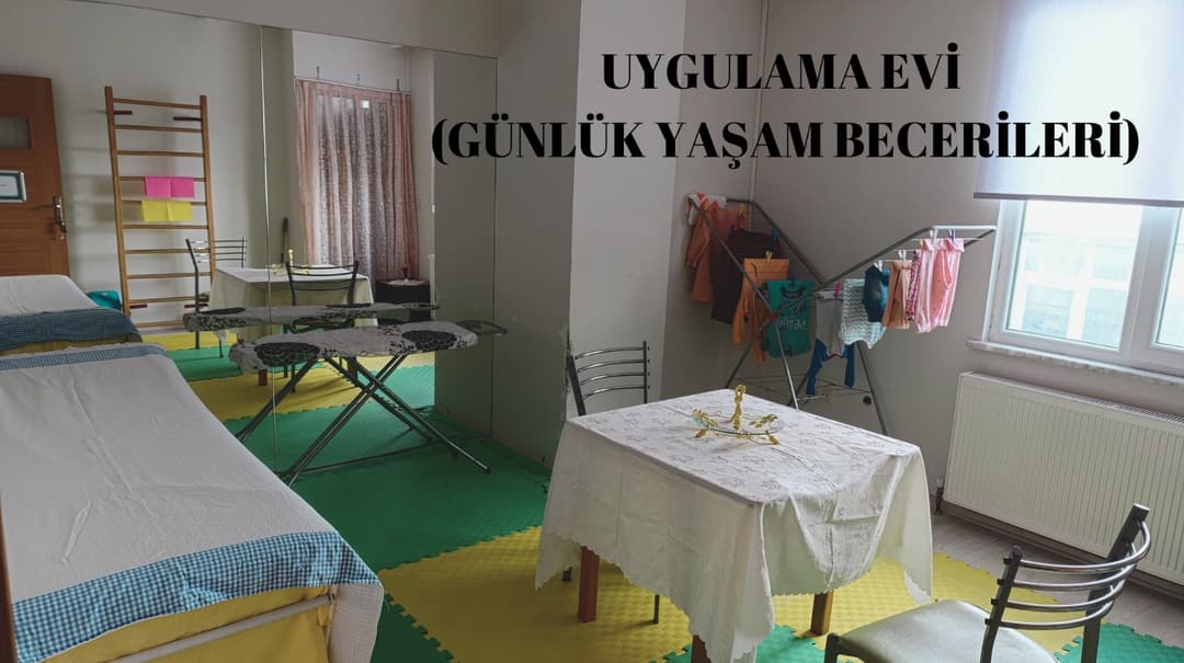 Gülen Çocuklar Galeri 13
